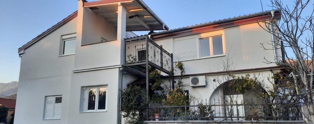 Apartmani Tinka Starigrad Paklenica Exterior photo